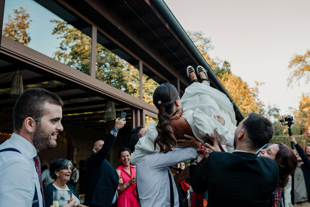 Boda-palacio-valdesoto-asturias Fiesta de una boda en el Palacio de Valdesoto