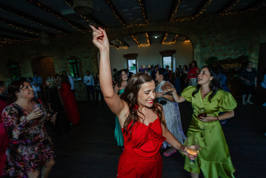 Boda-divertida-asturias Fiesta divertida de una boda en el Palacio de Valdesoto