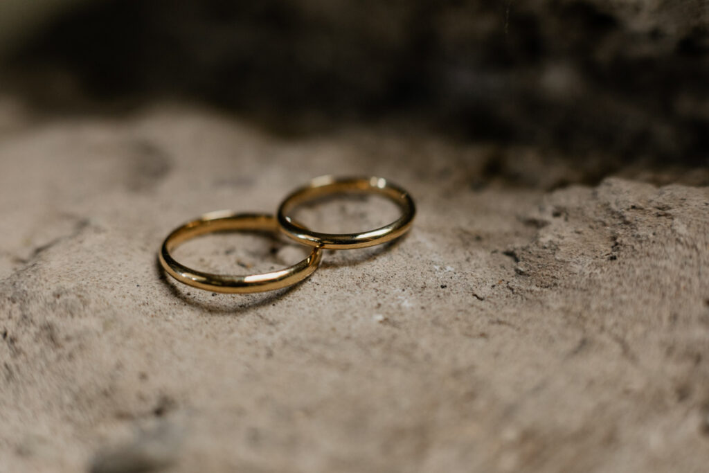Boda-palacio-valdesoto-asturias Alianzas de boda doradas