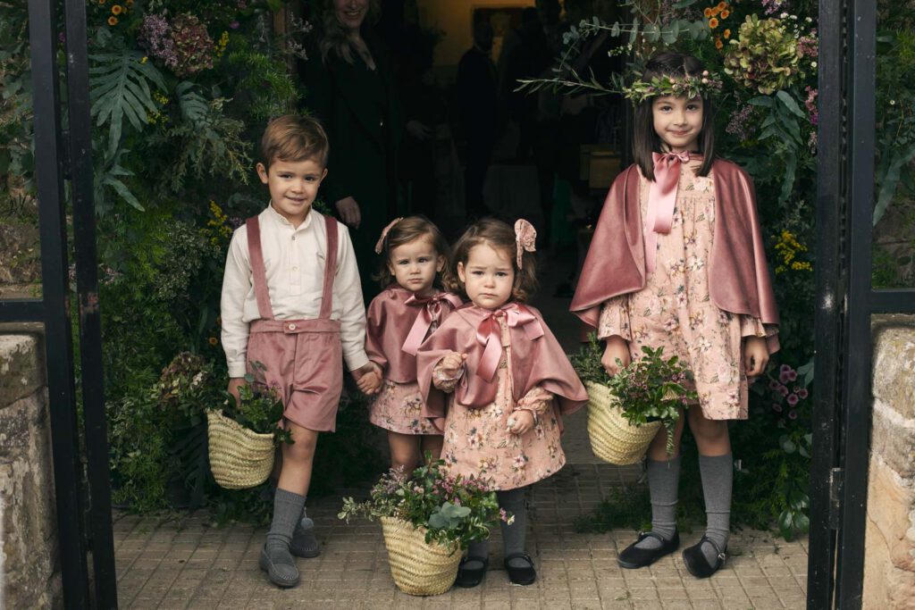 niños de arras conjuntados