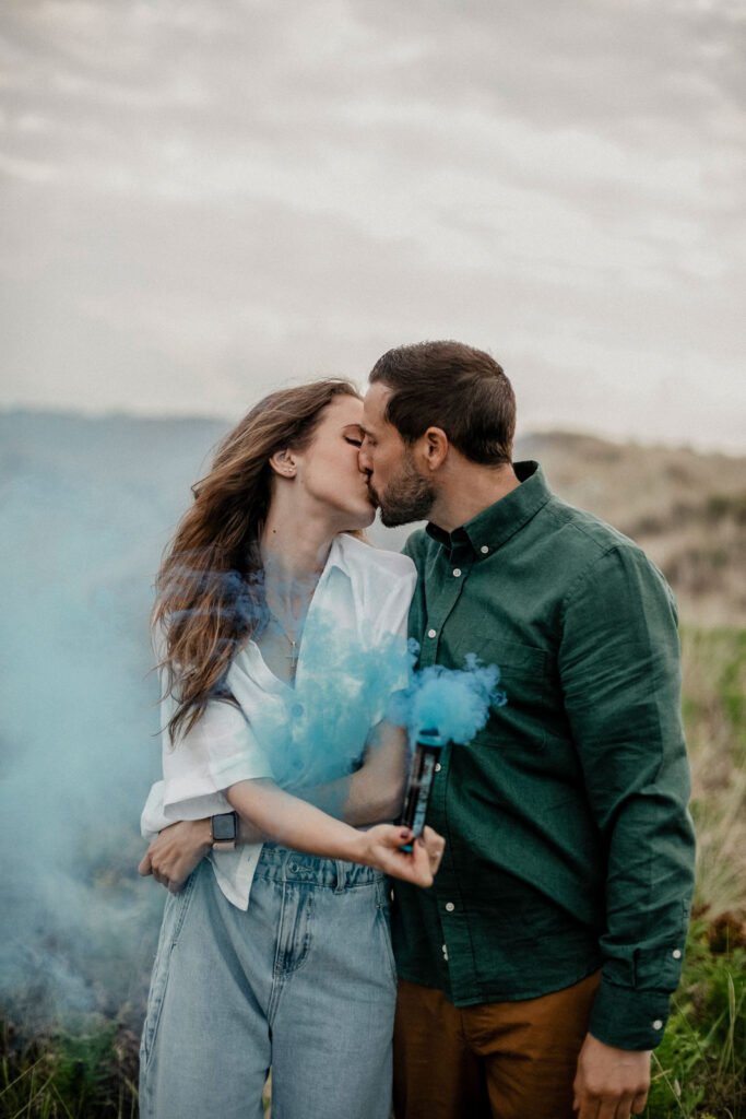 novios de boda al atardecer en asturias