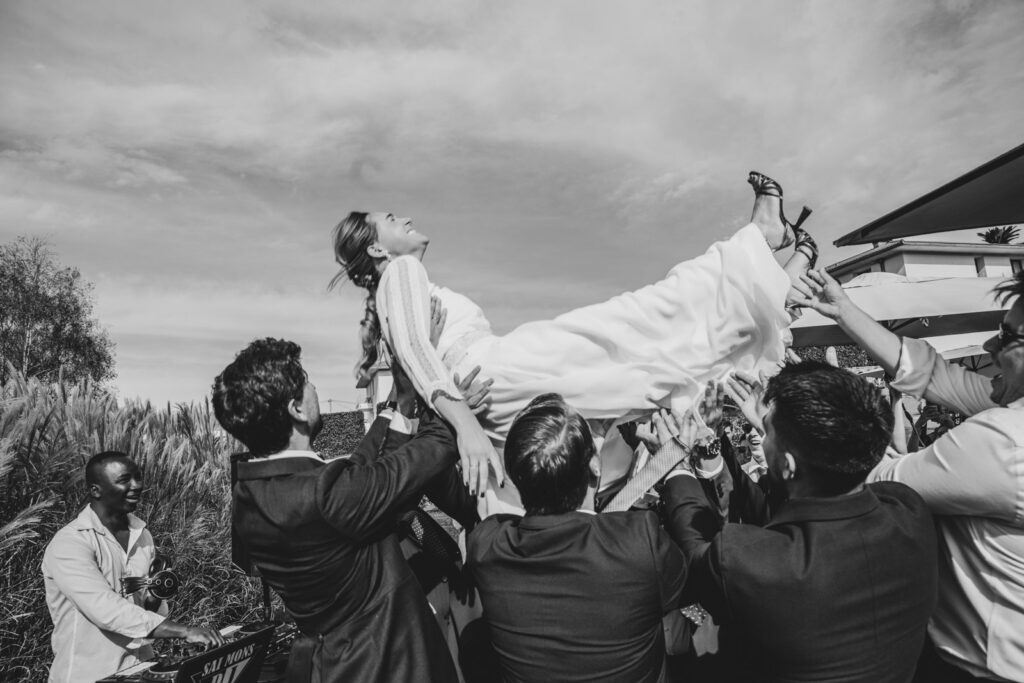 mejor-fotografo-bodas-asturias novia animada en una boda en asturias