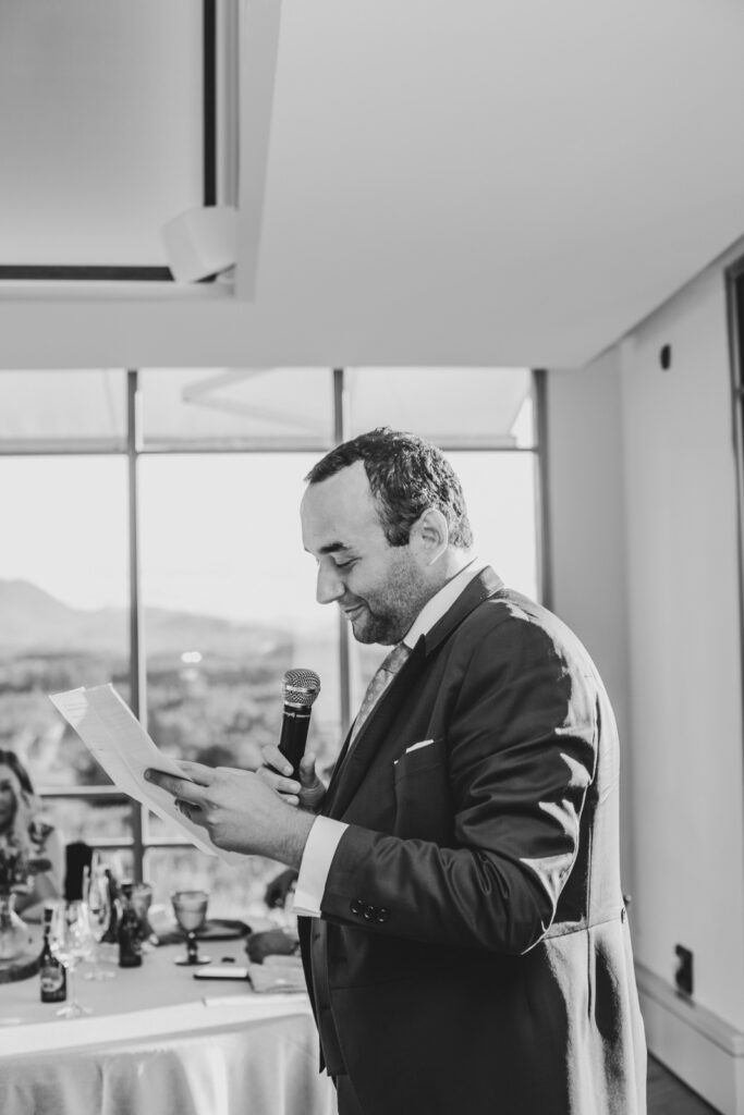 boda-palacio-luces-asturias invitados emocionados en una boda en asturias