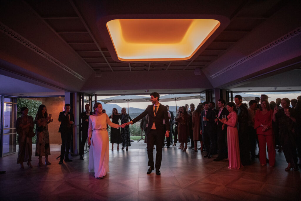 boda-palacio-luces-asturias baile novios sencillos