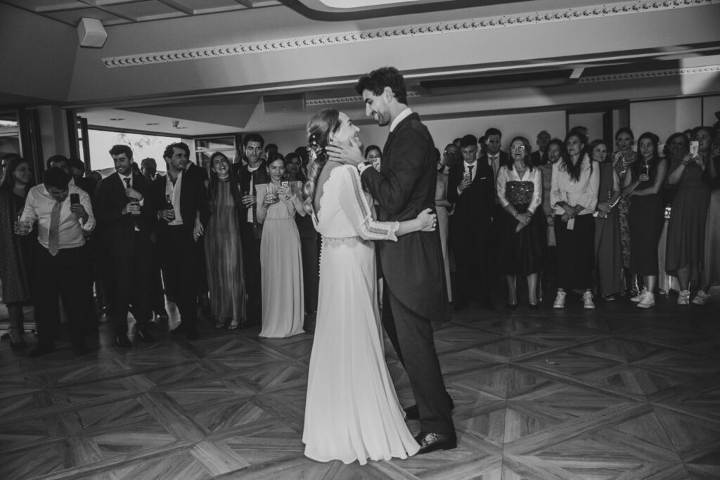 boda-palacio-luces-asturias baile novios sencillos