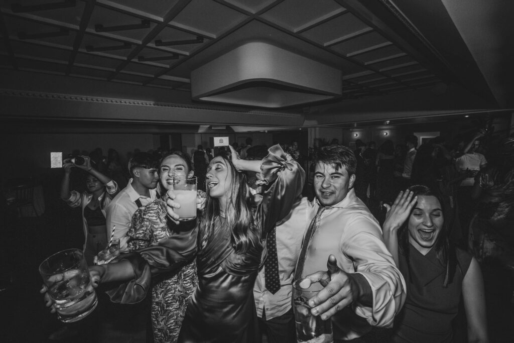 fotografo-boda-estilo-documental desfase en una boda en asturias