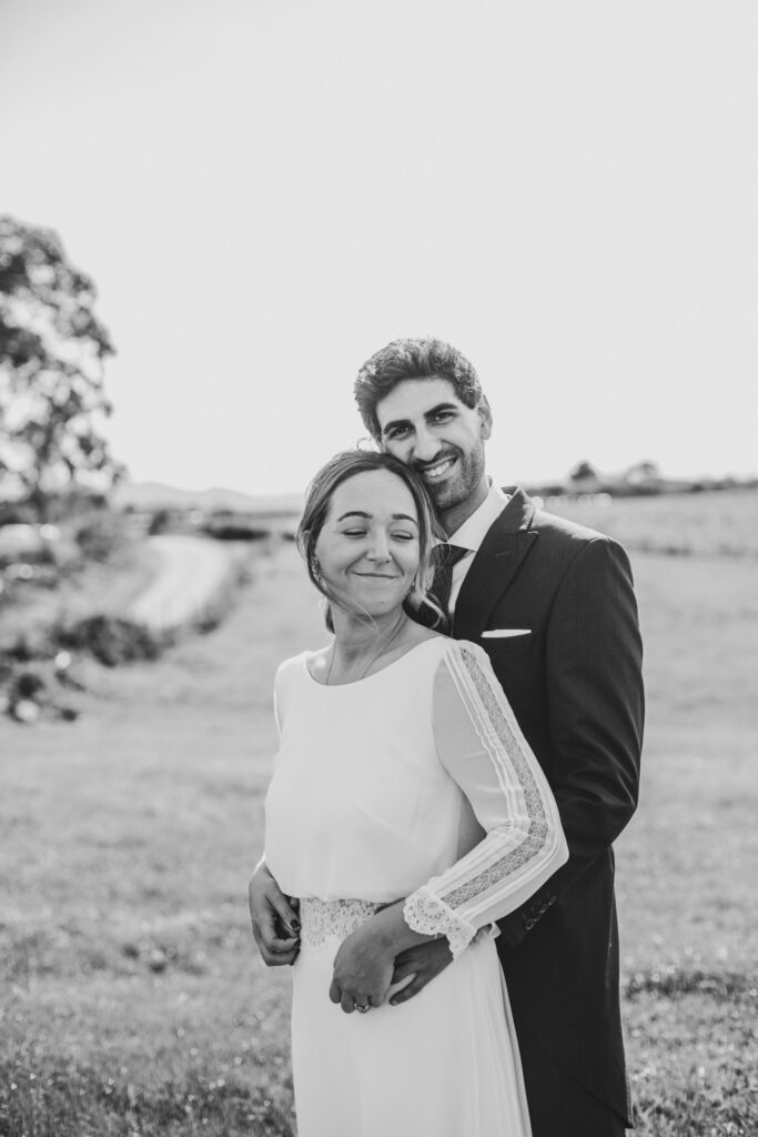 boda-natural-asturias novios desenfadados en su boda