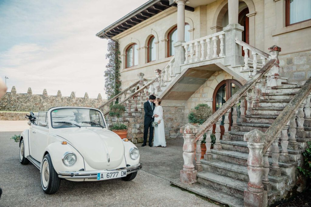 boda-palacio-luces-asturias pareja de novios en el palacio de luces
