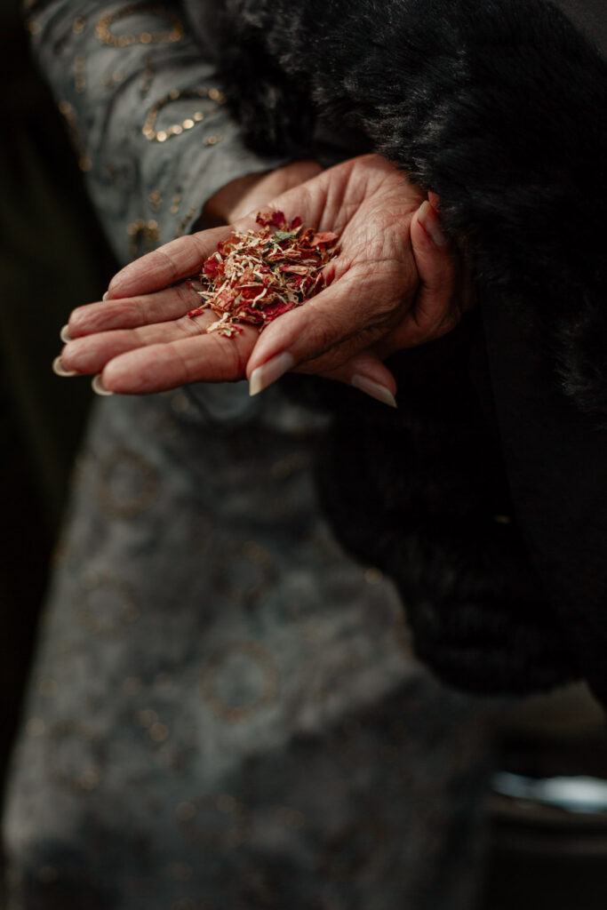 boda-salida-ceremonia arroz en ceremonia de palacio de luces