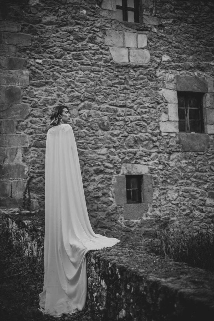 vestido-novia-capa novia con vestido con capa